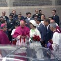 El día que Jackie Kennedy se arrodilló ante la Virgen de Guadalupe y dejó un regalo que aún se conserva