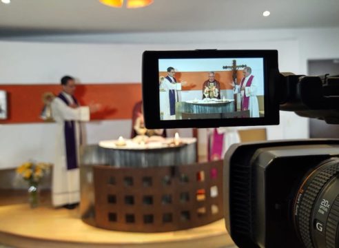 Obispos de la Arquidiócesis de México transmiten su Misa 400 en línea