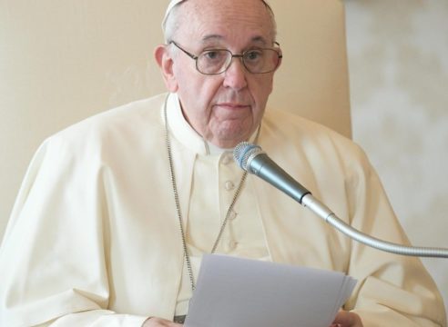 Papa Francisco: la esperanza del mundo reside en la bendición de Dios