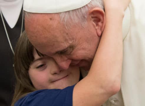4 reglas del Papa para incluir a personas con discapacidad en la Iglesia