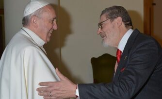 Médico personal del Papa Francisco fallece por Covid-19