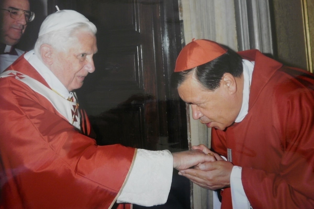 El Cardenal Norberto Rivera con el Papa Benedicto XVI.