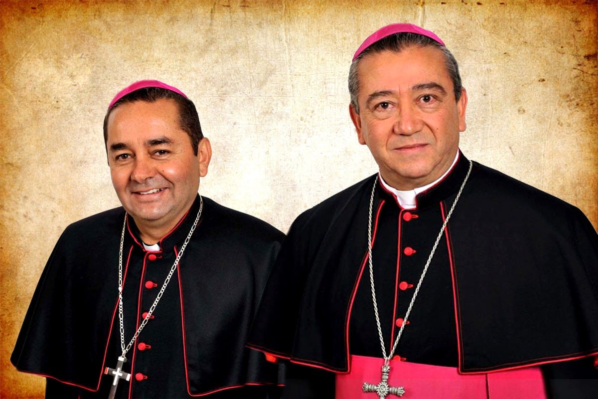 Monseñor José Armando Álvarez y Francisco Moreno.