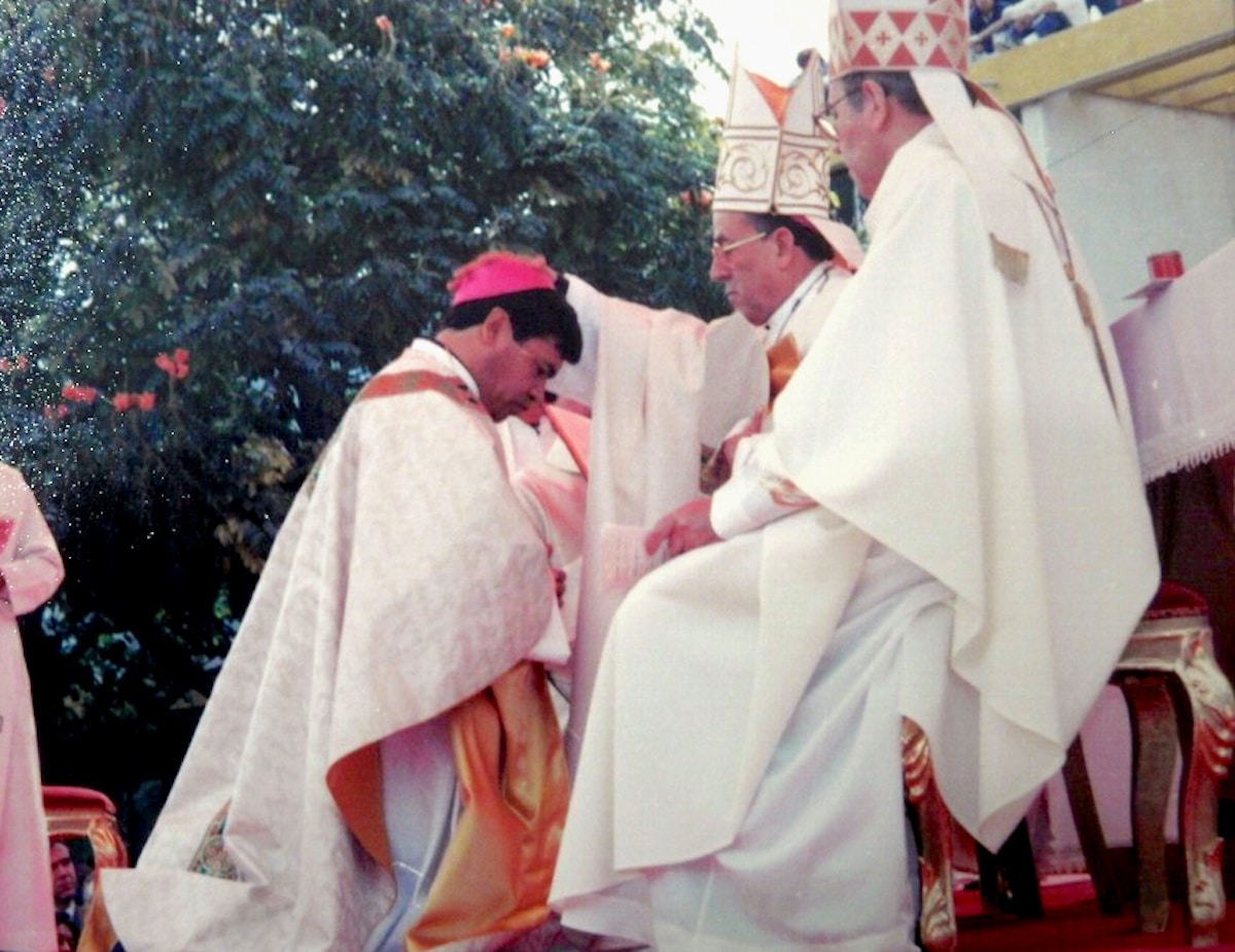 Ordenación episcopal de Norberto Rivera Carrera.