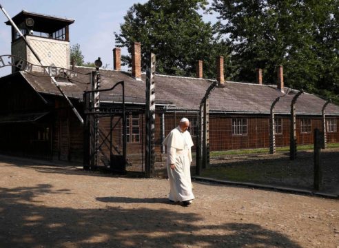 El Papa invita a recordar el Holocausto, porque puede volver a suceder