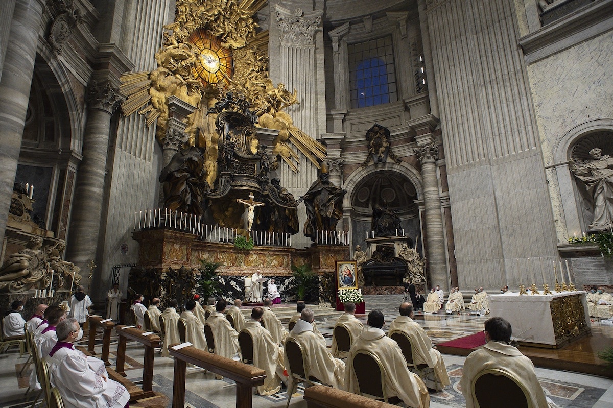 Interior de la Basílica de San Pedro durante la Misa del Papa Francisco en la Presentación del Señor 2021. Foto: Vatican Media