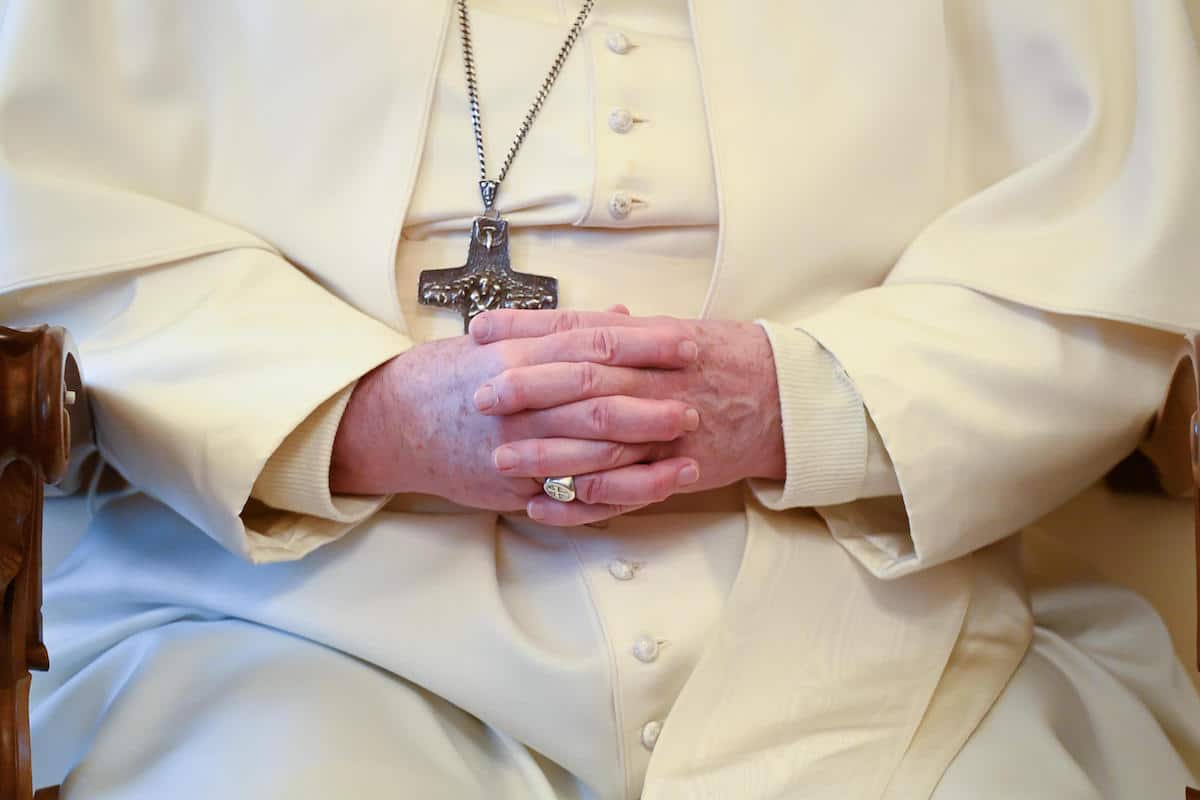 Las manos del Papa Francisco en oración. Foto: Vatican Media