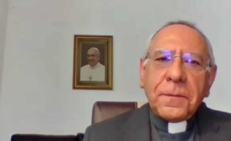 P. Mario Ángel Flores: Seamos sacerdotes portadores de esperanza