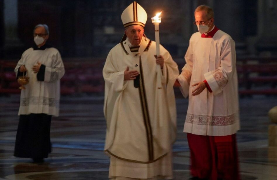 El Papa en la Presentación del Señor: Dios nos espera sin cansarse nunca