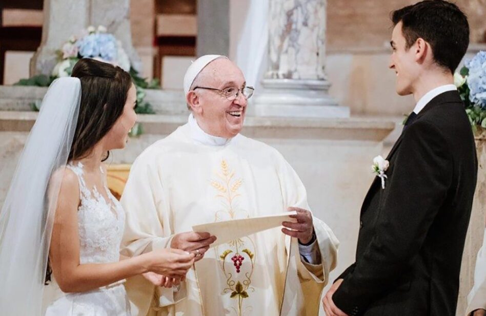 En junio, el Papa Francisco nos invita a orar por la belleza del Matrimonio