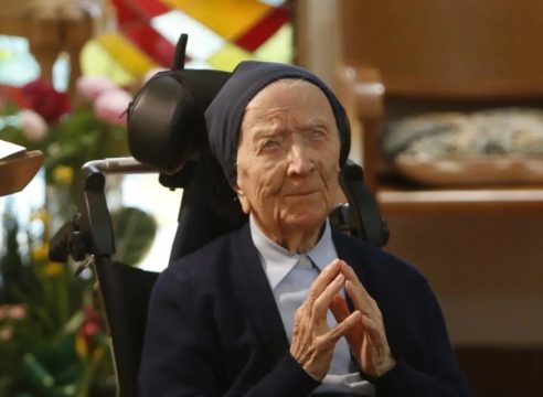 Con casi 117 años, la religiosa más longeva del mundo superó el Covid