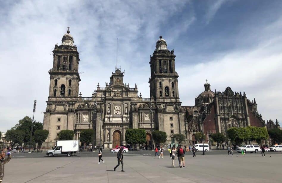 EN VIVO: Misa de Domingo de Resurrección en la Catedral de México