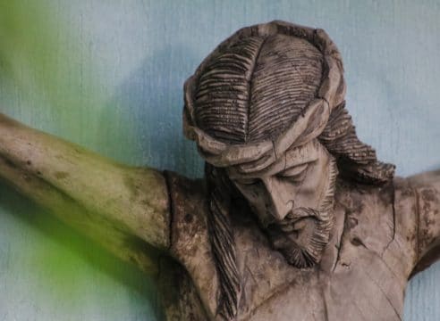 La Muerte y Resurrección de Cristo: Por su cruz hemos sido salvados