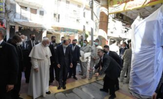 El Papa Francisco clamó por la paz en su segundo día en Irak