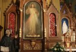 Imagen de Jesús de la Divina Misericordia con los rayos rojo y pálido revelada a Santa Faustina Kowalska