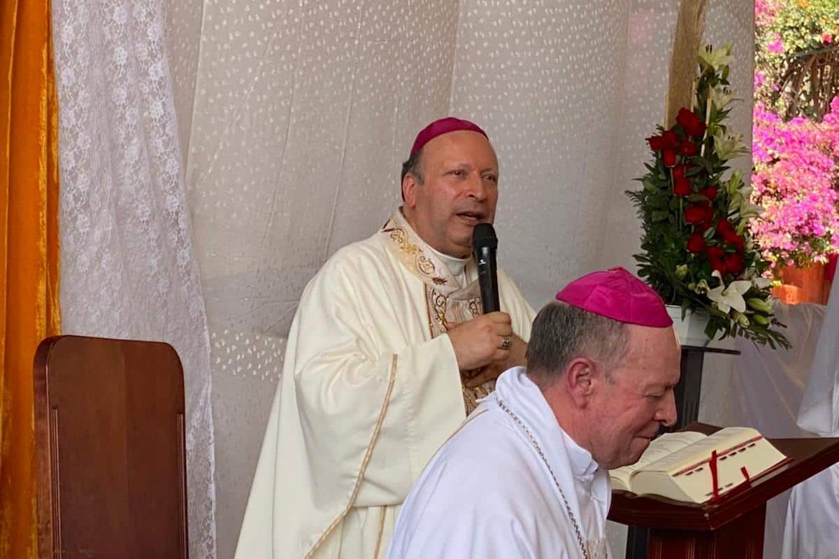 Mons. Franco Coppola, Nuncio Apostólico en México, durante la Misa por la paz en el municipio de Aguililla. Foto: Diócesis de Apatzingán
