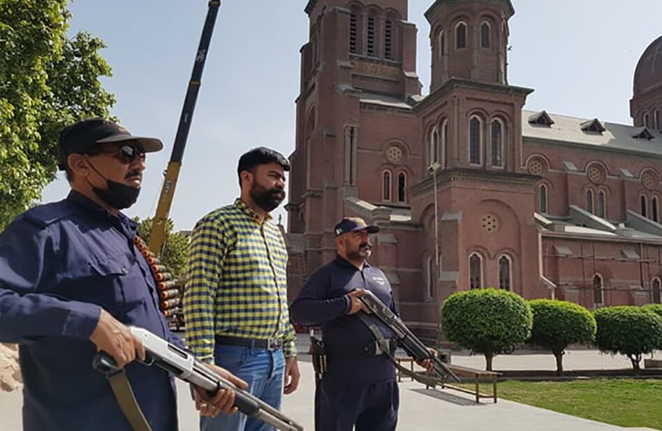 Semana Santa en Pakistán: Los fieles protegen sus templos de atentados