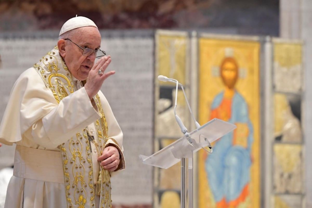 El Papa Francisco en la Bendición Urbi et Orbi de Pascua 2021. Foto: Vatican Media