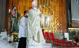 Basílica de Guadalupe y Catedral en oración por víctimas de la Línea 12