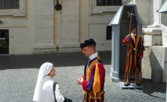¿Quién es la Guardia Suiza que cuida el Vaticano?