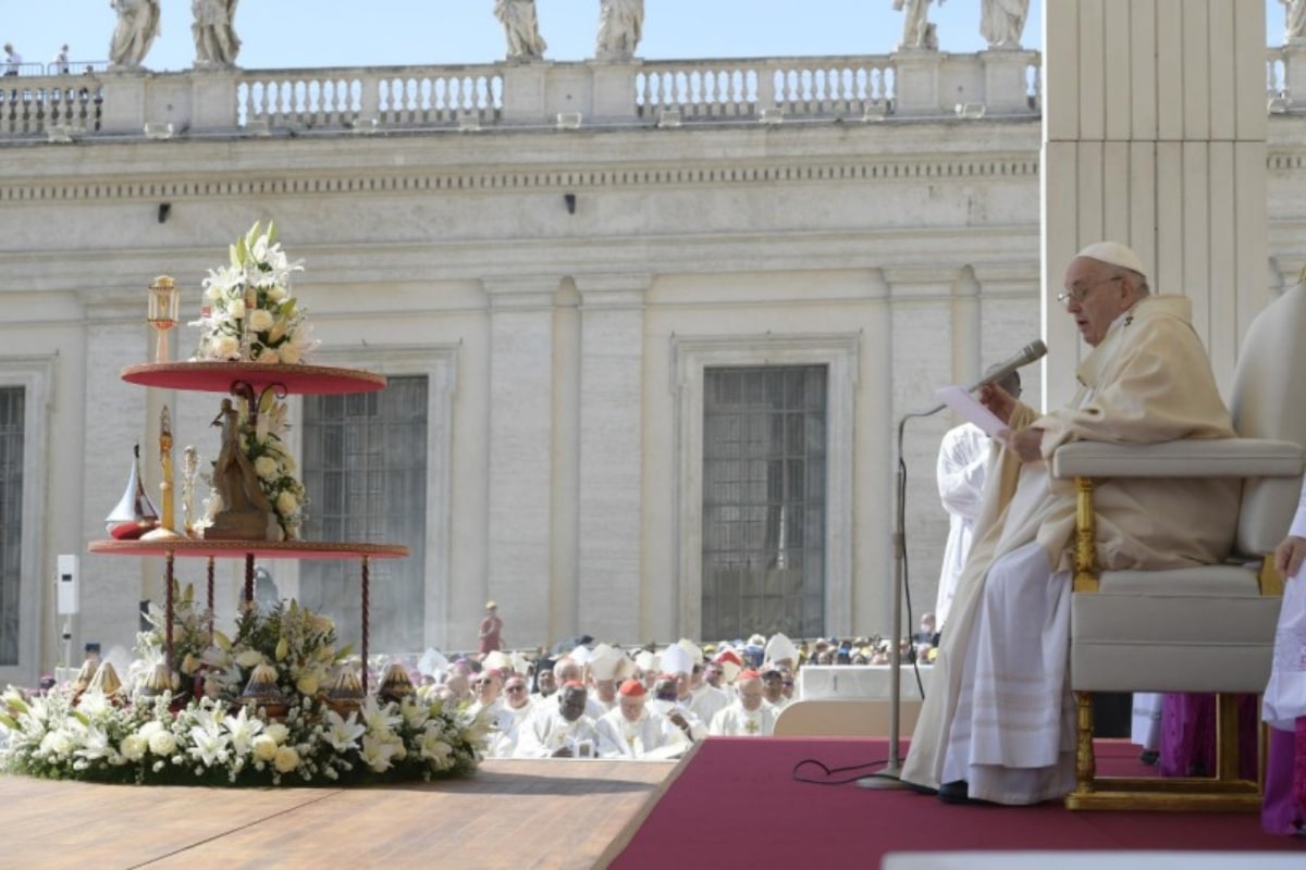 El Papa Francisco durante la celebración Eucarística. Foto: Vatican Media.