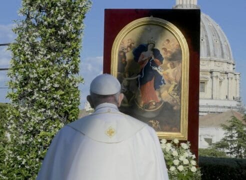 El Papa ruega a la Virgen Desatanudos por el fin de la pandemia