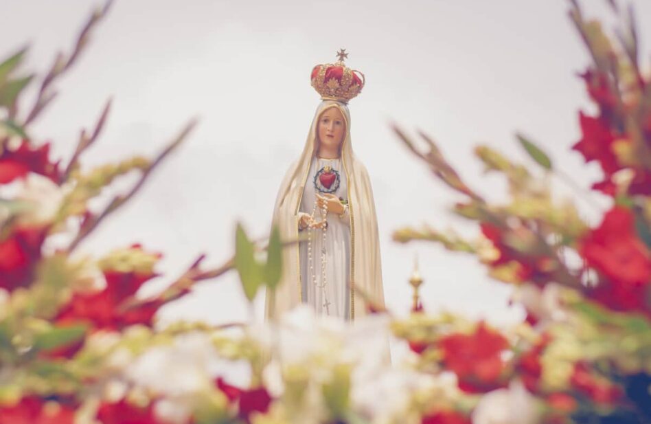 13 de mayo: Se conmemora la primera aparición de la Virgen de Fátima