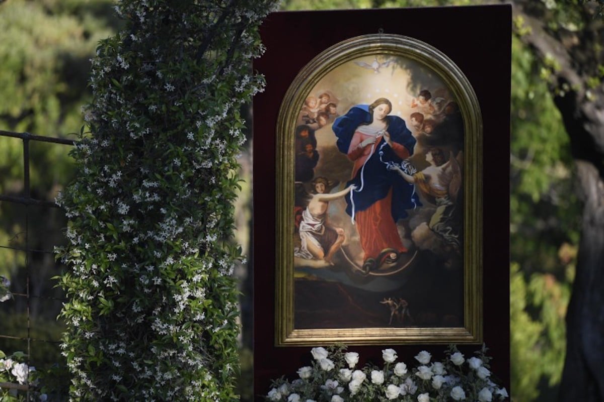 Imagen de la Virgen Desatanudos en los Jardines Vaticanos. Foto: Vatican Media