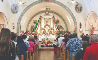 Esta iglesia en California se volvió un centro de ayuda a los migrantes