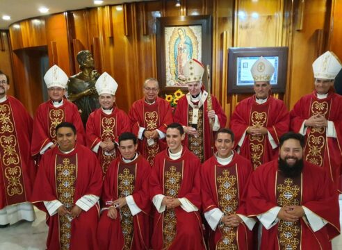 5 nuevos sacerdotes, dispuestos a entregar su vida por el pueblo de Dios