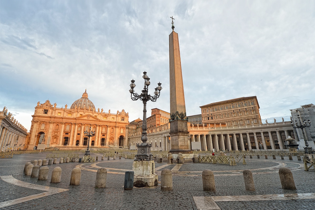 El Obelisco de la Plaza de San Pedro, en el Vaticano.