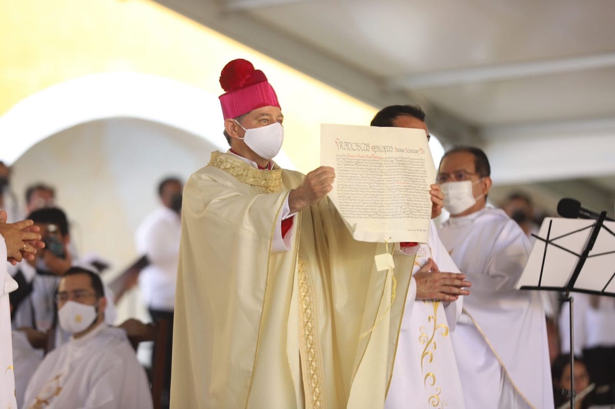 Mons. Fermín Sosa en su ordenación episcopal. Foto: María Langarica/CEPCOM