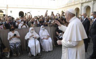 Papa Francisco: “Dejemos que Dios transforme nuestra existencia”