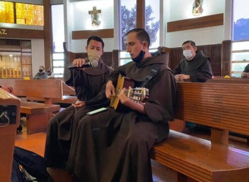 Arzobispo de Monterrey confirma brote de covid en comunidad franciscana