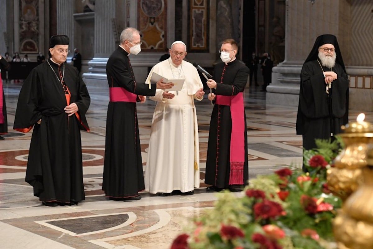 El Papa Francisco y los responsables de las comunidades cristianas libanesas se unieron en oración por Líbano. Foto: Vatican Media