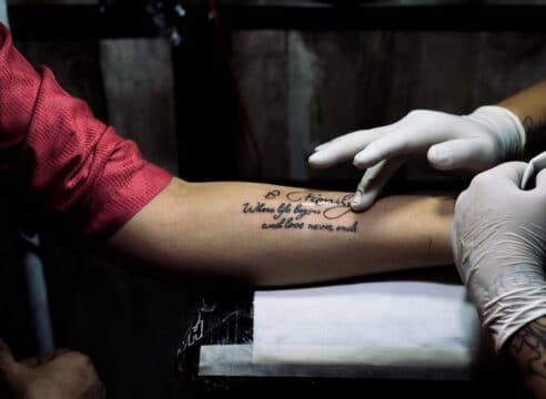 ¿Es pecado tatuarse según la Biblia?