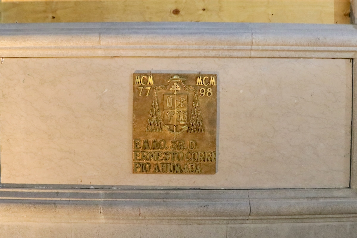 Los restos del Cardenal Ernesto Corripio se encuentran en la Cripta de los Arzobispos. Foto: Leonel Guízar