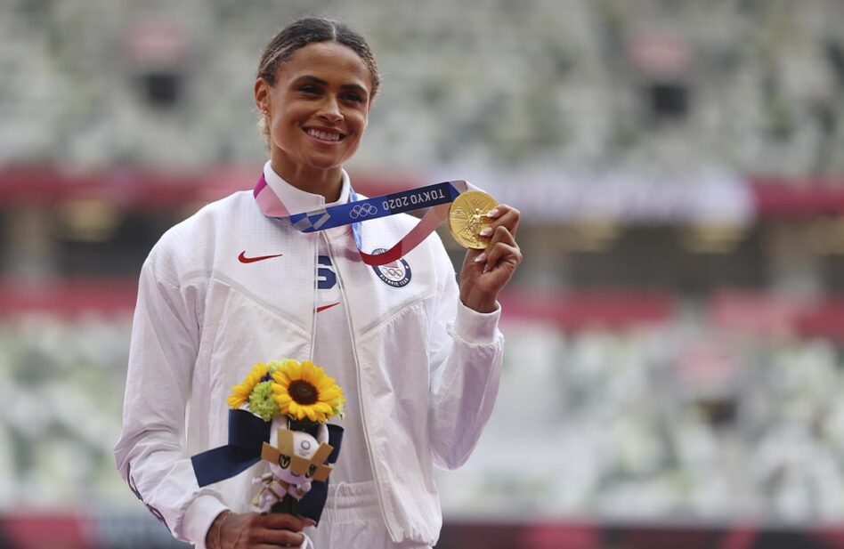 Sydney McLaughlin, la atleta que rompió 2 récords 'para gloria de Dios'