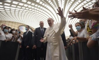 Papa Francisco: “Los Mandamientos, ‘maestros’ que nos llevan a Jesús”