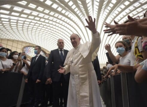 Papa Francisco: “Los Mandamientos, ‘maestros’ que nos llevan a Jesús”