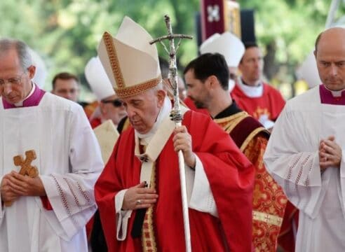 El Papa en Eslovaquia: La Cruz no es una bandera ni un símbolo político