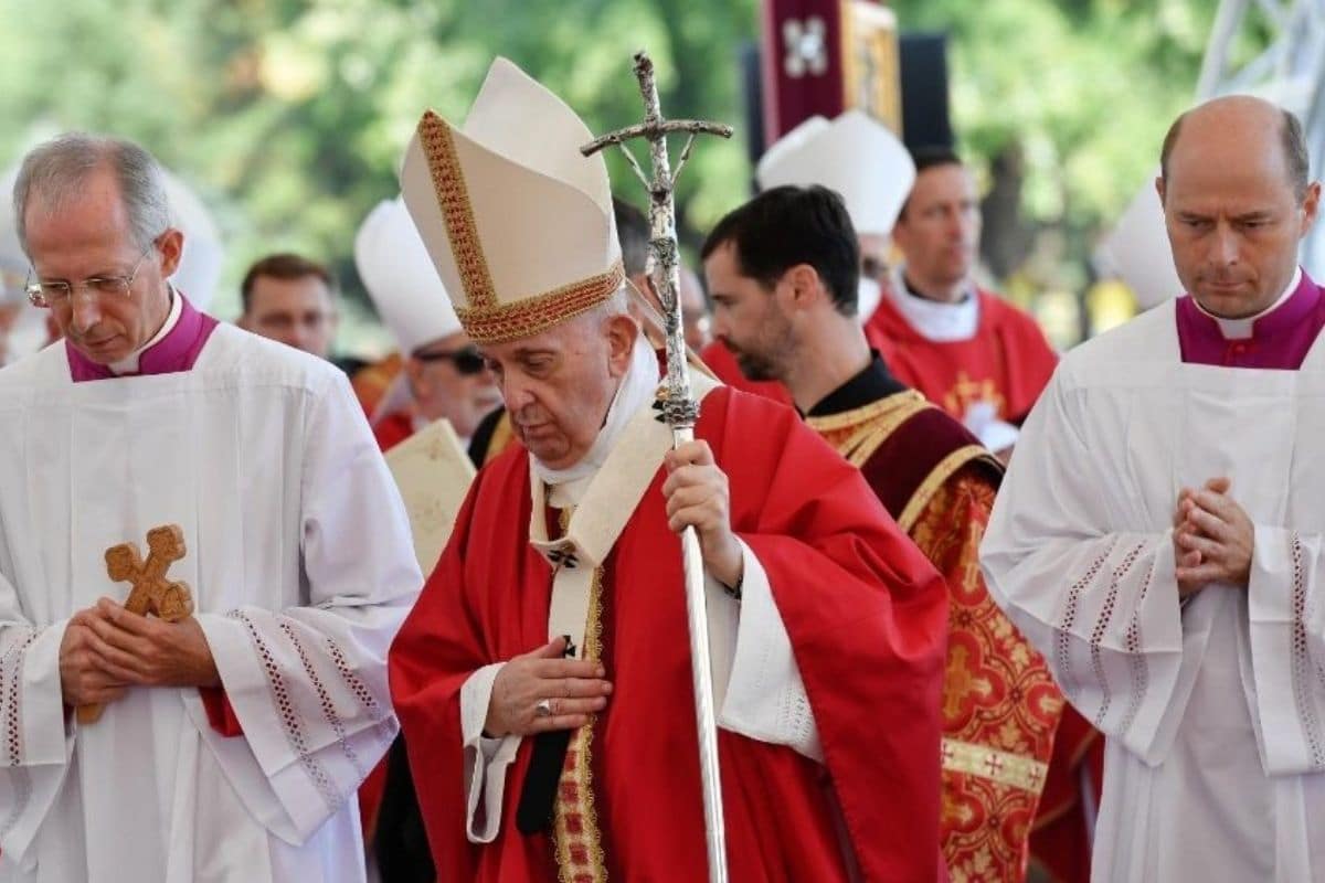 El Papa en Eslovaquia: La Cruz no es una bandera ni un símbolo político