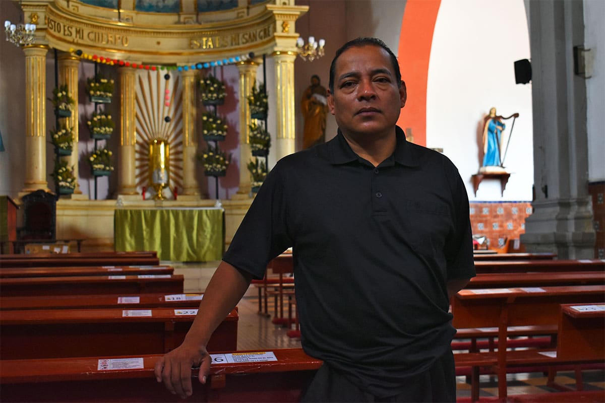 Padre Fortunato Cruz, párroco de la Divina Institución, Tepito.