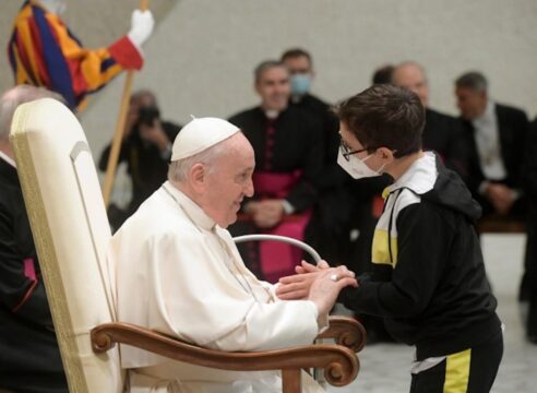 Este niño se 'robó' la audiencia general y el cariño del Papa Francisco
