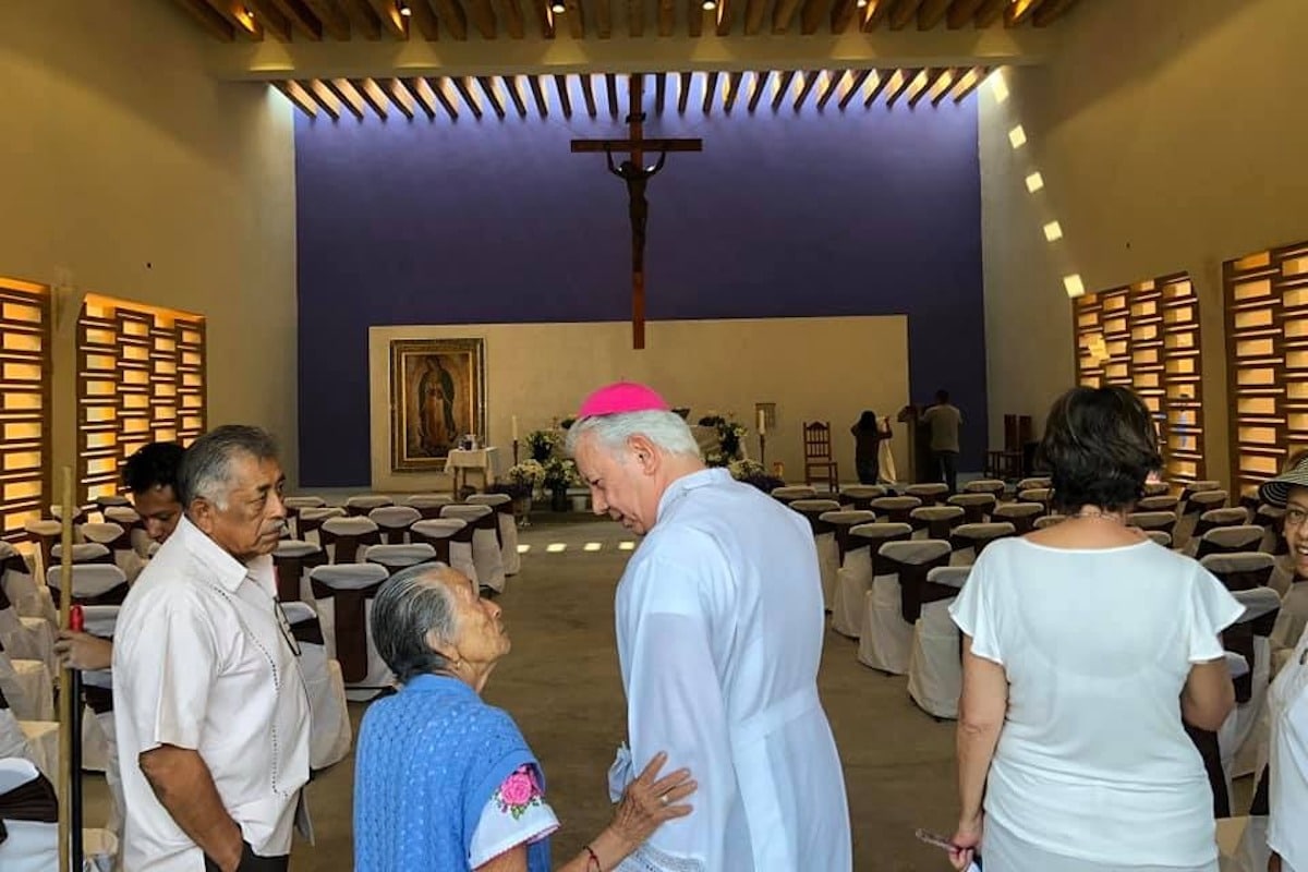 Monseñor Ramón Castro Castro, Obispo de Cuernavaca.