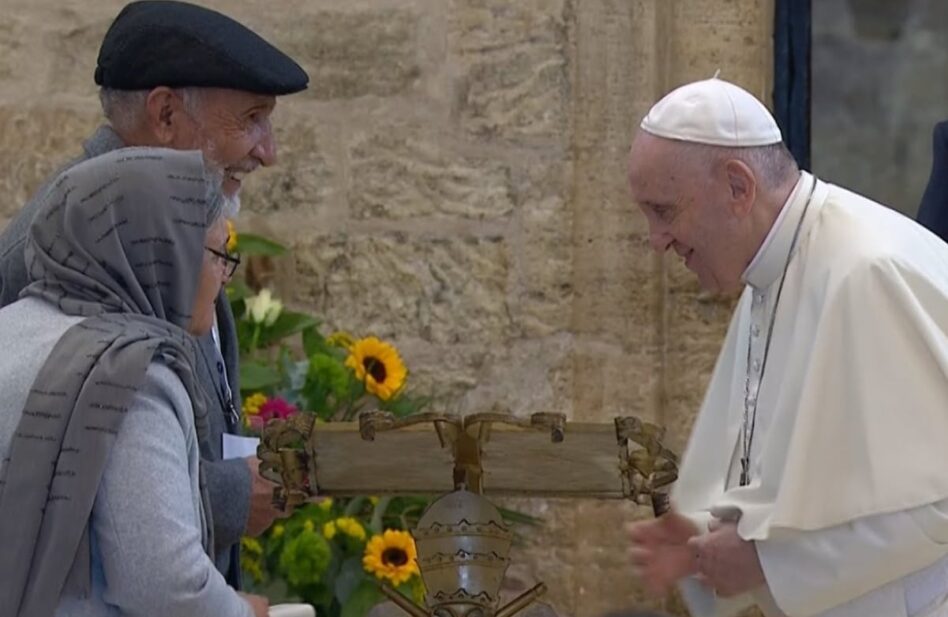 Papa Francisco: Veamos a los pobres, no miremos a otra parte