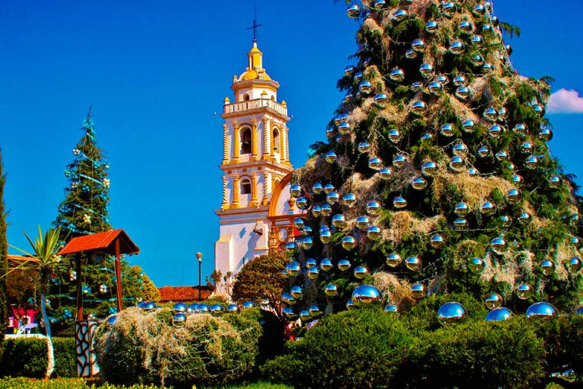 Chignahuapan: el pueblo que fabrica millones de esferas y mantiene viva la Navidad todo el año