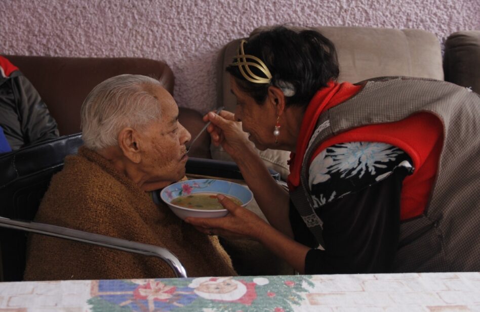 Padre ‘Lupillo’, 29 años atendiendo a adultos mayores abandonados