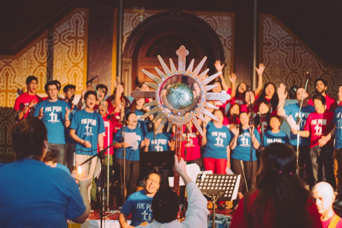 Jóvenes se encuentran con Dios a través de la música. Foto: Exe Lobaiza/Cathopic.