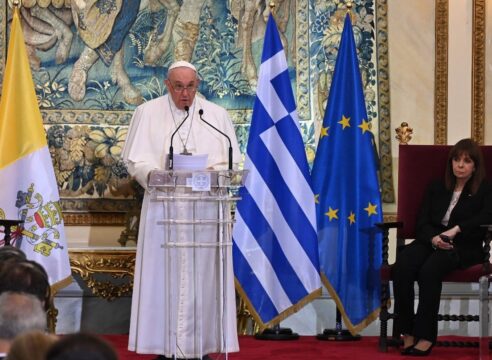 El Papa Francisco llega a Grecia